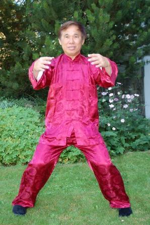 Abrazar el Árbol en Chi Kung - Gran Maestro Wong Kiew Kit Abrazar el Árbol en Chi Kung - Gran Maestro Wong Kiew Kit